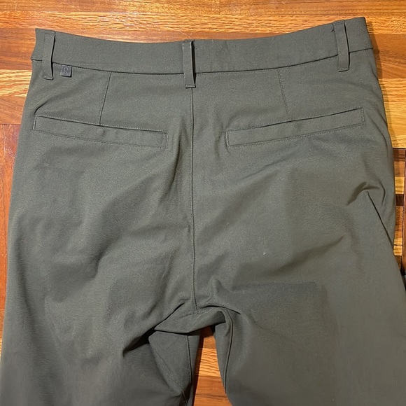 Lululemon mens 30x32 dark green casual active chino pants EUC - Picture 4 of 5